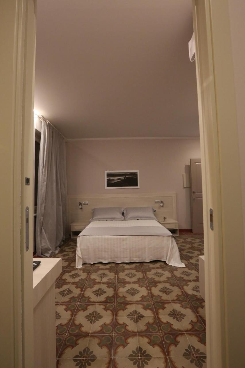 Palazzo Belli Panzió Alba Kültér fotó