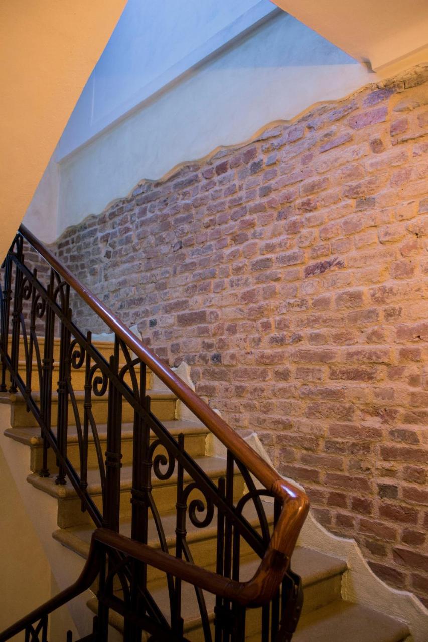 Palazzo Belli Panzió Alba Kültér fotó
